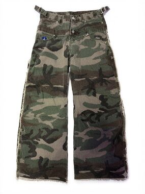 Aelfric Eden Y2K baggy camo jeans